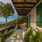 Villa 2M